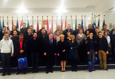 RT-s-podjetniki-pri-zastavah