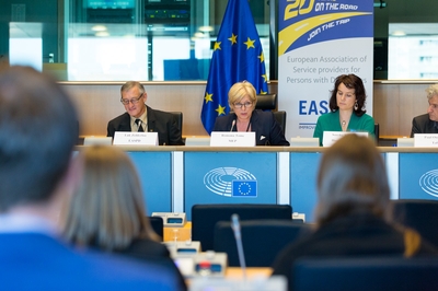 16-09-08-efsi-implementation-14