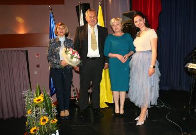 1d21012c-d262-4282-8a7d-a849e846655f